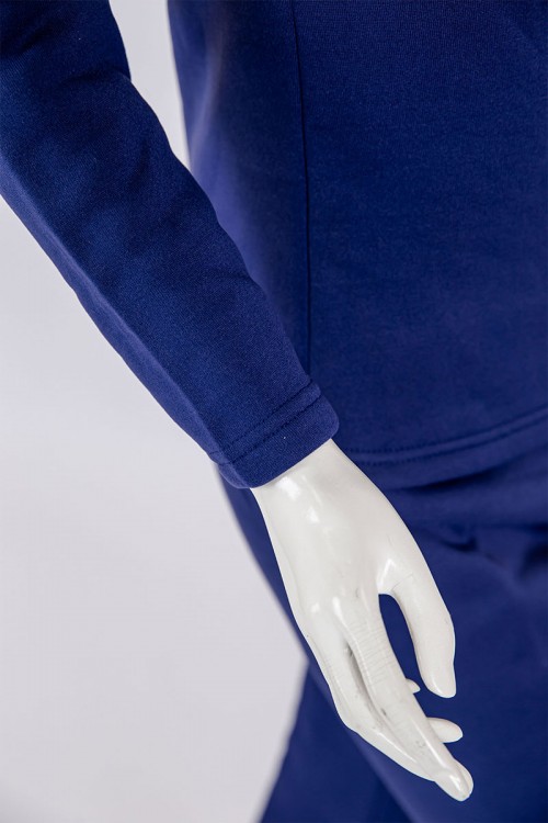 بجامة نسائية شتوية قطعتين لون كحلي غامق بلوزة بياقة دائرية و بأكمام طويلة مع بنطلون طويل