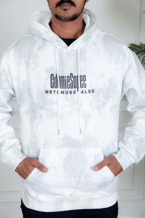 بلوفر رجالي شتوي لون أبيض بنقوش باللون الرمادي قبعة متصلة برباط و أكمام طويلة مع جيب الكنغر