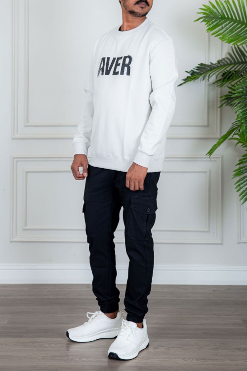 بلوفر رجالي شتوي بيج مزين بكتابات و بأكمام طويلة