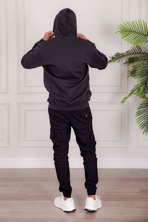 جاكت رجالي شتوي لون أسود قبعة متصلة برباط و بسحاب من الأمام مع جيب الكنغر و بأكمام طويلة