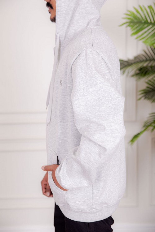 جاكت رجالي شتوي لون رمادي فاتح قبعة متصلة برباط و بسحاب من الأمام مع جيب الكنغر و بأكمام طويلة