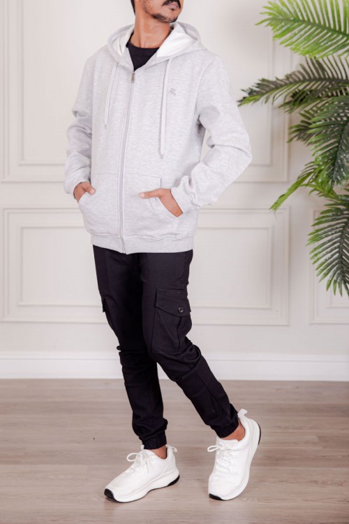 جاكت رجالي شتوي لون رمادي فاتح قبعة متصلة برباط و بسحاب من الأمام مع جيب الكنغر و بأكمام طويلة