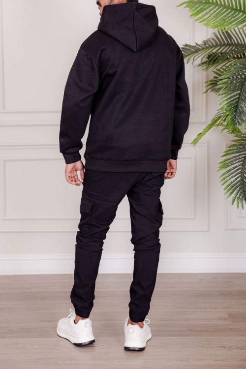 بلوفر رجالي شتوي لون أسود قبعة متصلة برباط مزين بكتابات من الأمام مع جيوب الكنغر و بأكمام طويلة