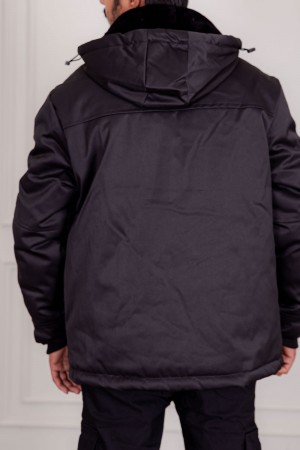 جاكيت رجالي شتوي منفوخ لون أسود بقبعة رأس منفصلة قابلة للتركيب و أكمام طويلة و بجيوب وسحاب من الأمام