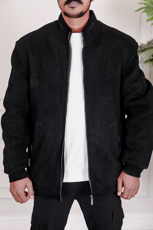 جاكيت رجالي شتوي لون أسود بسحاب وجيوب من الأمام و بأكمام طويلة