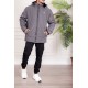 جاكيت رجالي شتوي منفوخ لون رصاصي بقبعة رأس منفصلة قابلة للتركيب و أكمام طويلة بجيوب وسحاب من الأمام