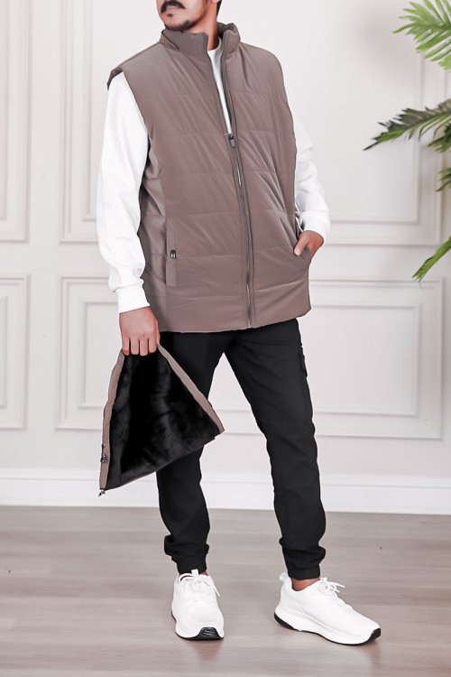 جاكيت رجالي شتوي منفوخ لون بني بقبعة رأس منفصلة قابلة للتركيب بجيوب وسحاب من الأمام و بدون أكمام