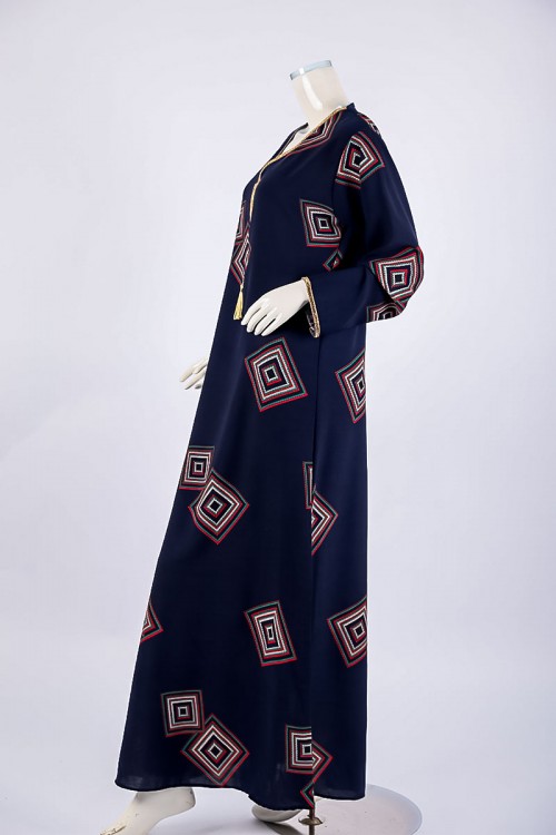 جلابية نسائية لون كحلي ياقة بقصة سبعة مزين بأشكال ملونة و بكلفة ذهبية من الياقة و الأكمام و بأكمام طويلة