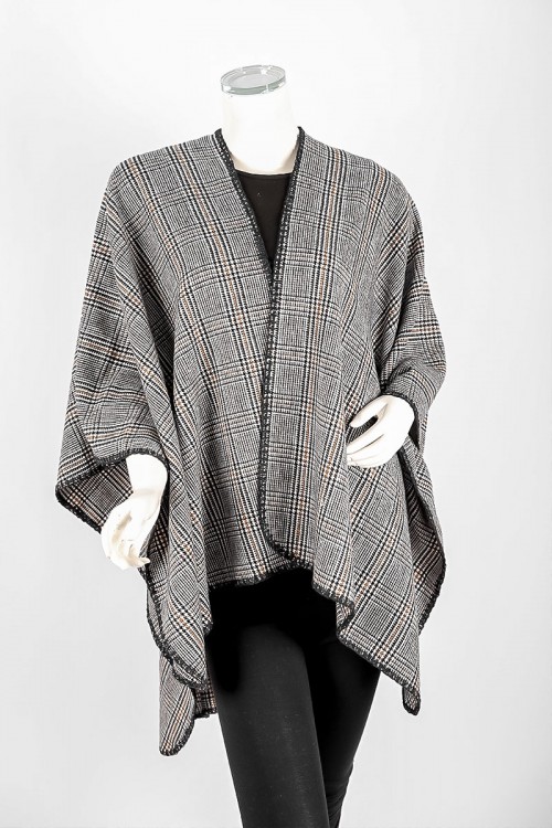 شال شتوي نسائي لون رمادي مزين بخيوط باللون الأصفر و بأطراف باللون الأسود