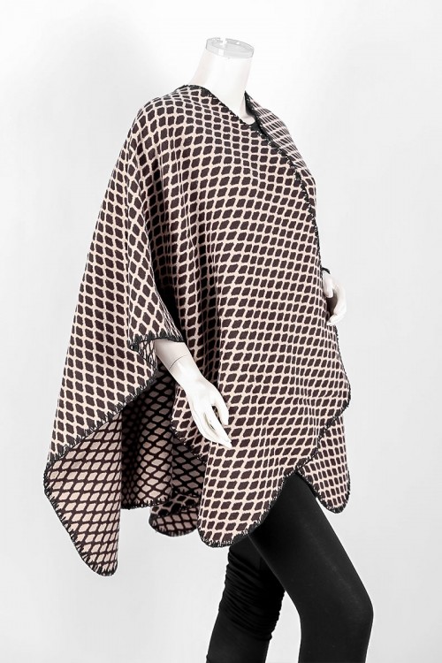 شال شتوي نسائي لون بيج منقط باللون البني