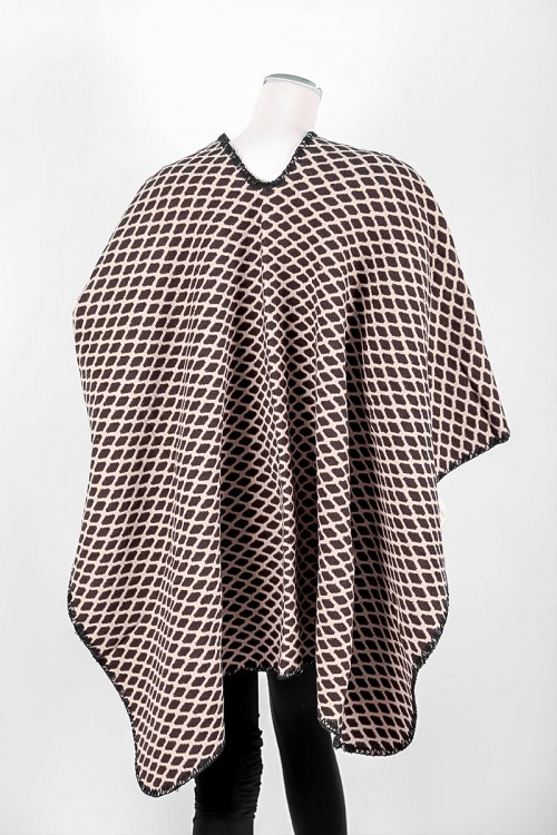 شال شتوي نسائي لون بيج منقط باللون البني