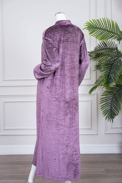 قميص نسائي شتوي طويل لون موف مزين بكتابات ياقة عالية بأزرار و بأكمام طويلة