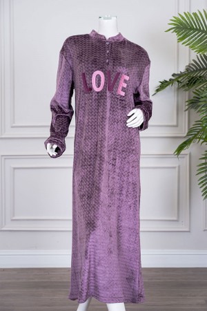 قميص نسائي شتوي طويل لون موف مزين بكتابات ياقة عالية بأزرار و بأكمام طويلة