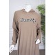 قميص نسائي شتوي طويل لون بني فاتح مزين بكتابات ياقة بقبعة متصلة و بأكمام طويلة