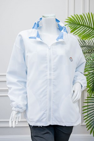 جاكيت نسائي شتوي لون أبيض وسماوي دبل فيس وجهين ياقة مطوية بسحاب و جيوب من الأمام و بأكمام طويلة