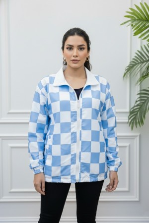 جاكيت نسائي شتوي لون أبيض وسماوي دبل فيس وجهين ياقة مطوية بسحاب و جيوب من الأمام و بأكمام طويلة