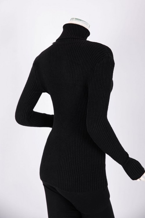 بلوزة نسائية شتوية متعددة الألوان ياقة عالية و أكمام طويلة