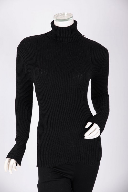 بلوزة نسائية شتوية متعددة الألوان ياقة عالية و أكمام طويلة