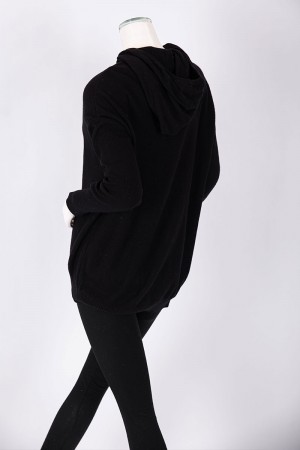 هودي نسائي صوف لون أسود بقبعة متصلة و أكمام طويلة 