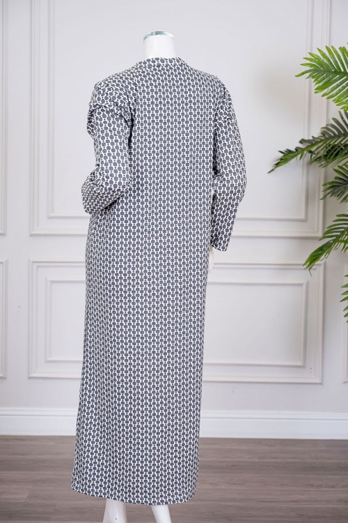 قميص نسائي طويل مزخرف باللون الرمادي ياقة دائرية بأزرار و بأكمام طويلة