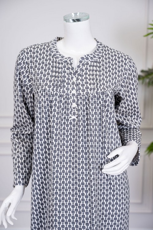 قميص نسائي طويل مزخرف باللون الرمادي ياقة دائرية بأزرار و بأكمام طويلة