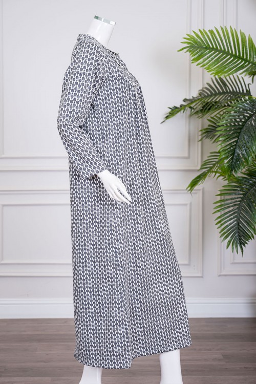 قميص نسائي طويل مزخرف باللون الرمادي ياقة دائرية بأزرار و بأكمام طويلة