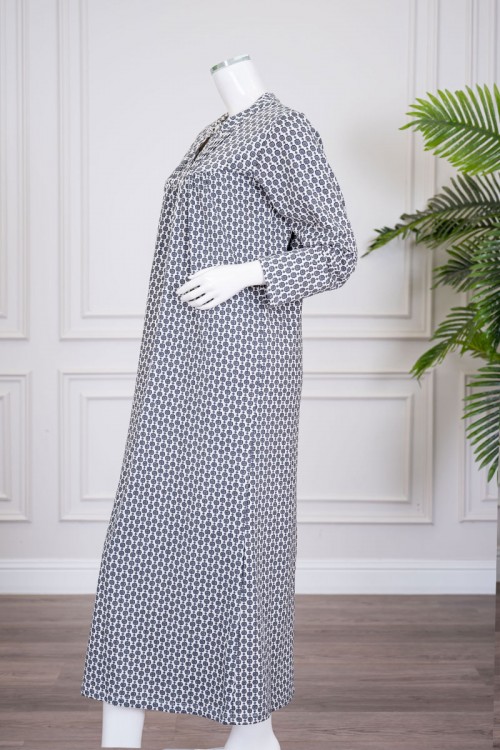 قميص نسائي طويل مزخرف باللون الرمادي ياقة دائرية بأزرار و بأكمام طويلة