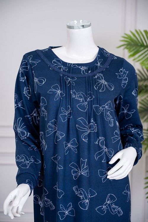 قميص نسائي شتوي طويل لون كحلي مزين برسومات ياقة دائرية و بأكمام طويلة