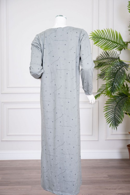 قميص نسائي شتوي طويل لون رمادي مزين برسومات وكتابات ياقة دائرية و بأكمام طويلة