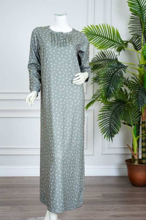 قميص نسائي شتوي طويل لون زيتي  مشجر باللون الأبيض ياقة دائرية بأزرار و بأكمام طويلة