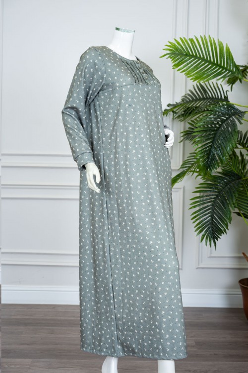 قميص نسائي شتوي طويل لون زيتي  مشجر باللون الأبيض ياقة دائرية بأزرار و بأكمام طويلة