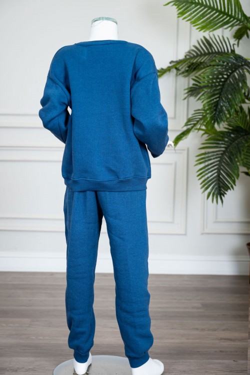 طقم-قطعتين-ولادي-شتوي-لون-أزرق-مزين-بكتابات-و-رسومات