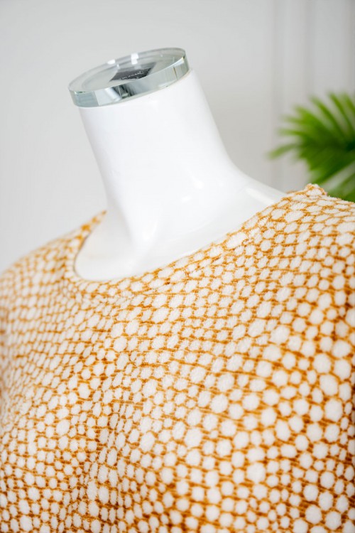 بيجاما نسائية شتوية قطعتين فرو متعددة الألوان منقطة باللون الأبيض ياقة دائرية و أكمام طويلة