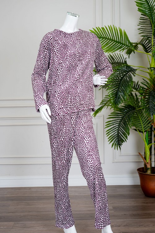 بيجاما نسائية شتوية قطعتين فرو متعددة الألوان منقطة باللون الأبيض ياقة دائرية و أكمام طويلة