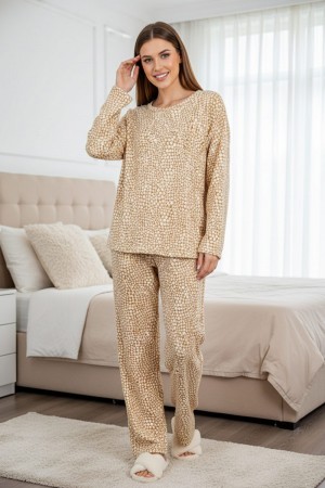 بيجاما نسائية شتوية قطعتين فرو متعددة الألوان منقطة باللون الأبيض ياقة دائرية و أكمام طويلة 