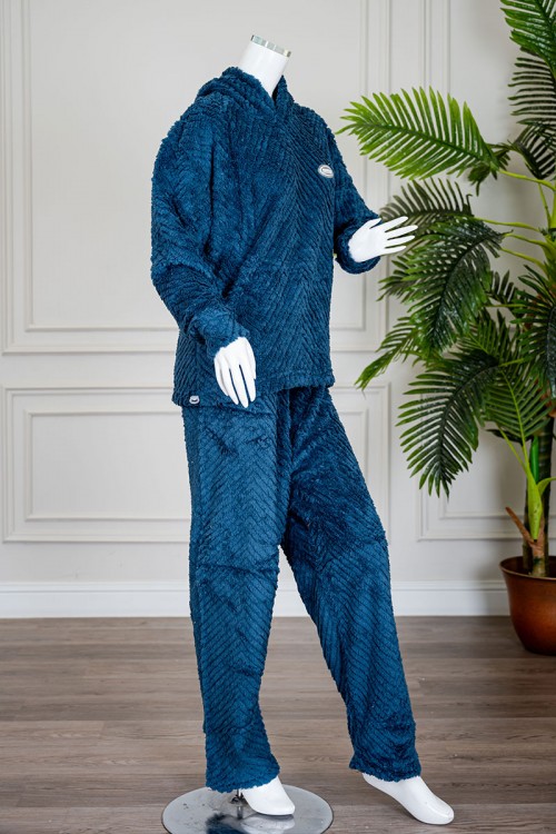 بيجاما نسائية شتوية قطعتين فرو متعدد الألوان ياقة بقبعة متصلة و أكمام طويلة