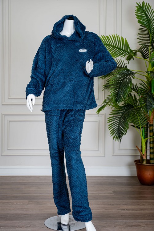 بيجاما نسائية شتوية قطعتين فرو متعدد الألوان ياقة بقبعة متصلة و أكمام طويلة