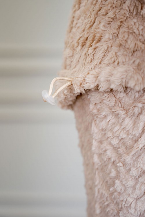 بيجاما نسائية شتوية قطعتين فرو متعدد الألوان ياقة بقبعة متصلة و أكمام طويلة