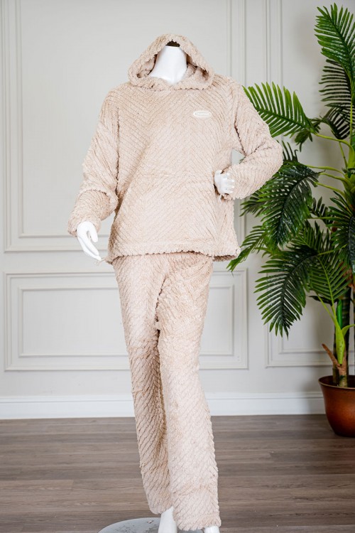 بيجاما نسائية شتوية قطعتين فرو متعدد الألوان ياقة بقبعة متصلة و أكمام طويلة