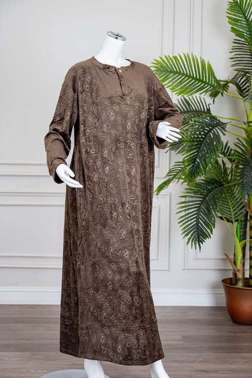 قميص نسائي شتوي طويل لون بني مزين بنقوش الورود ياقة دائرية بأزرار و بأكمام طويلة