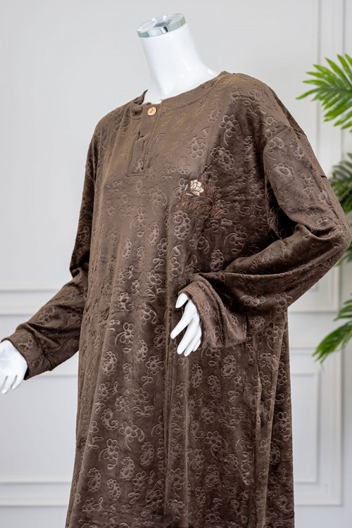 قميص نسائي شتوي طويل لون بني مزين بنقوش الورود ياقة دائرية بأزرار و بأكمام طويلة