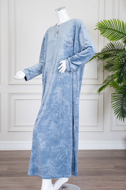 قميص نسائي شتوي طويل لون سماوي مزين بنقوش الورود ياقة دائرية بأزرار و بأكمام طويلة