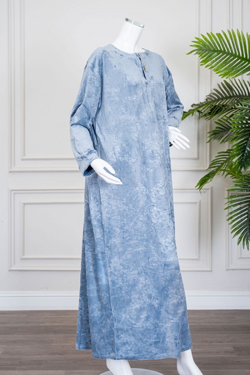 قميص نسائي شتوي طويل لون سماوي مزين بنقوش الورود ياقة دائرية بأزرار و بأكمام طويلة