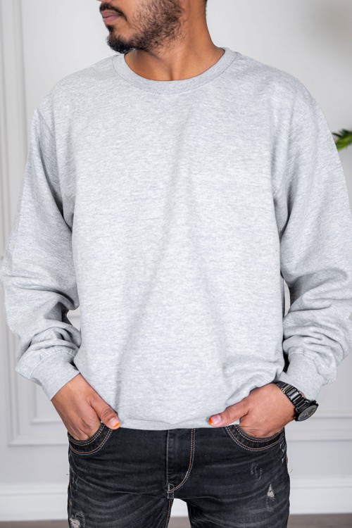 بلوفر رجالي لون رمادي ياقة دائرية و بأكمام طويلة