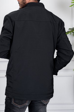 جاكيت رجالي لون أسود ياقة عالية بسحاب من الأمام و جيوب و بأكمام طويلة 