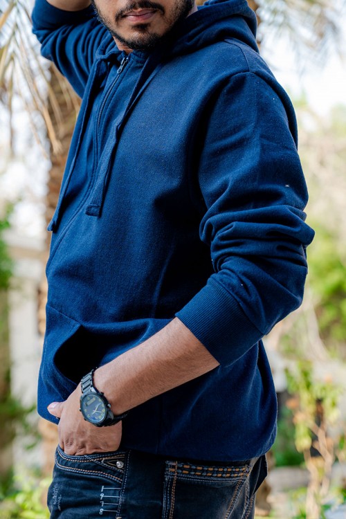 هودي متعدد الألوان ياقة بقبعة متصلة برباط مزين بجيوب الكنغر من الأمام و بأكمام طويلة