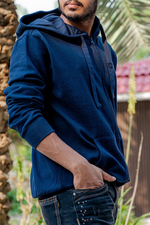 هودي متعدد الألوان ياقة بقبعة متصلة برباط مزين بجيوب الكنغر من الأمام و بأكمام طويلة