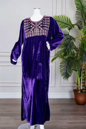 قميص نسائي شتوي لون موف ياقة دائرية بتطريز ذهبي و بأكمام طويلة 