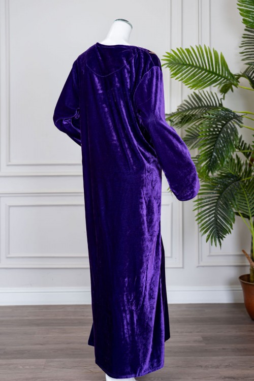 قميص نسائي شتوي لون موف ياقة دائرية بتطريز ذهبي و بأكمام طويلة