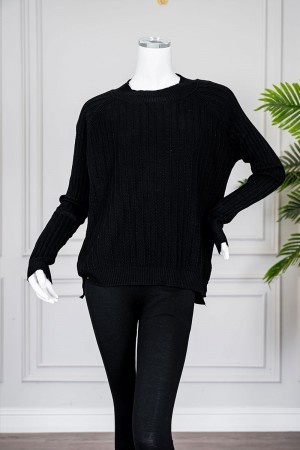 بلوفر نسائي شتوي لون أسود ياقة دائرية و بأكمام طويلة